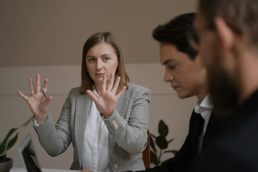 6 Cara Atasi Politik Kantor dengan Bijak dan Profesional