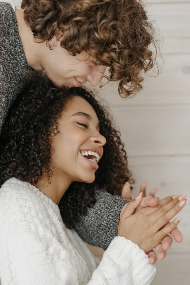8 Cara Mendekati Pria Gemini dengan Gaya Santai
