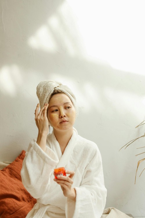 7 Tips Merawat Kulit Wajah di Musim Hujan dengan Mudah