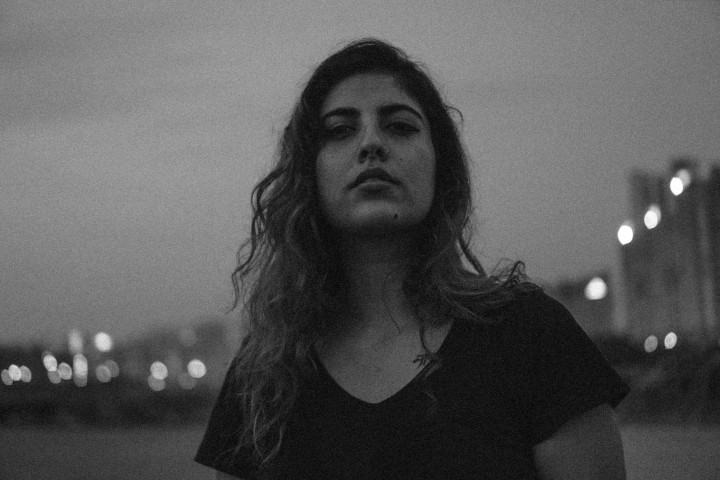 Yuk, Kenali 7 Cara Menarik Perhatian Wanita Introvert