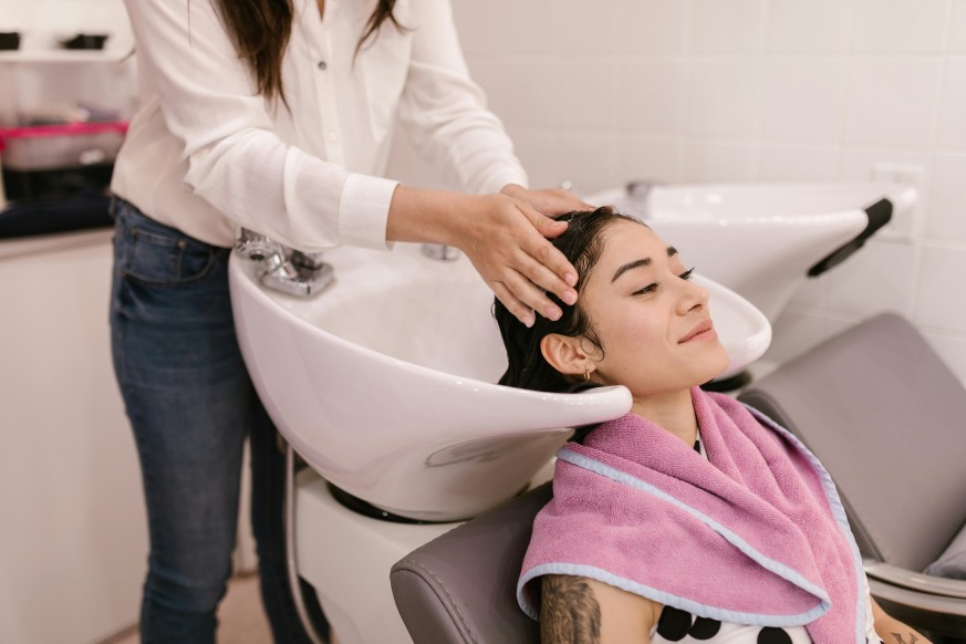 Sehat! Ini 7 Kandungan Hair Mask yang Baik Bagi Kulit Kepala