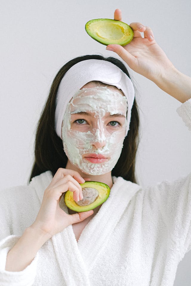 10 Masker Alami untuk Mencerahkan Wajah, Bikin Kulit Glowing