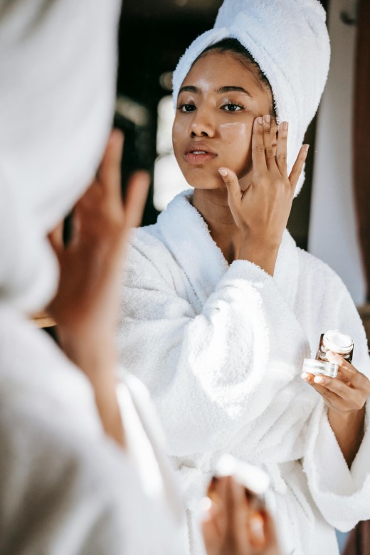 Ingin Bebas Jerawat? Ini 4 Kandungan Moisturizer yang Cocok