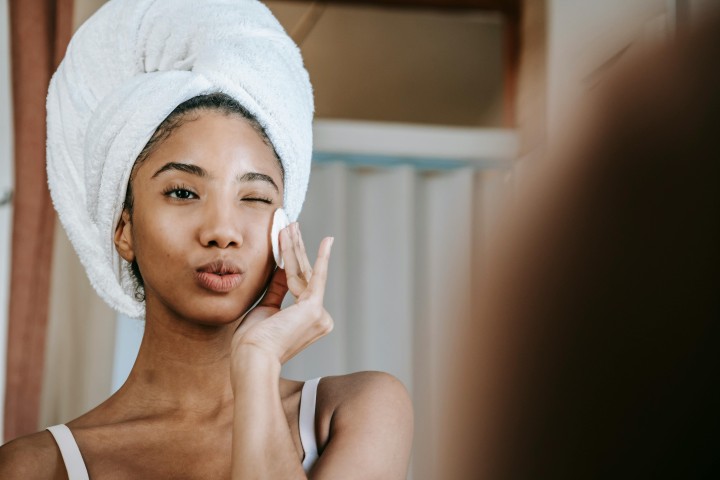 6 Manfaat Serum Vitamin C untuk Kulit Wajah