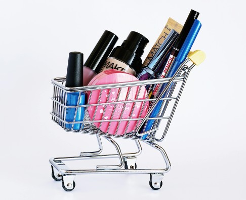 Sulit? Ini 4 Rekomendasi Eyeliner Stamp yang Mudah Dipakai