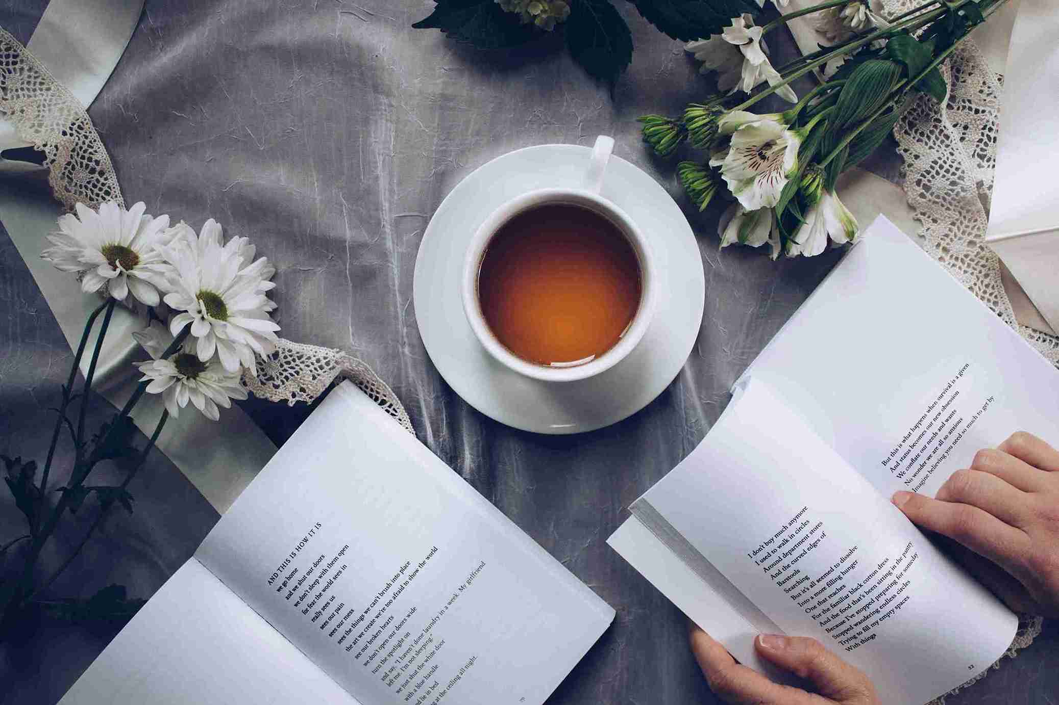 5 Buku-buku Fiksi yang Cocok Dibaca Saat Healing! 