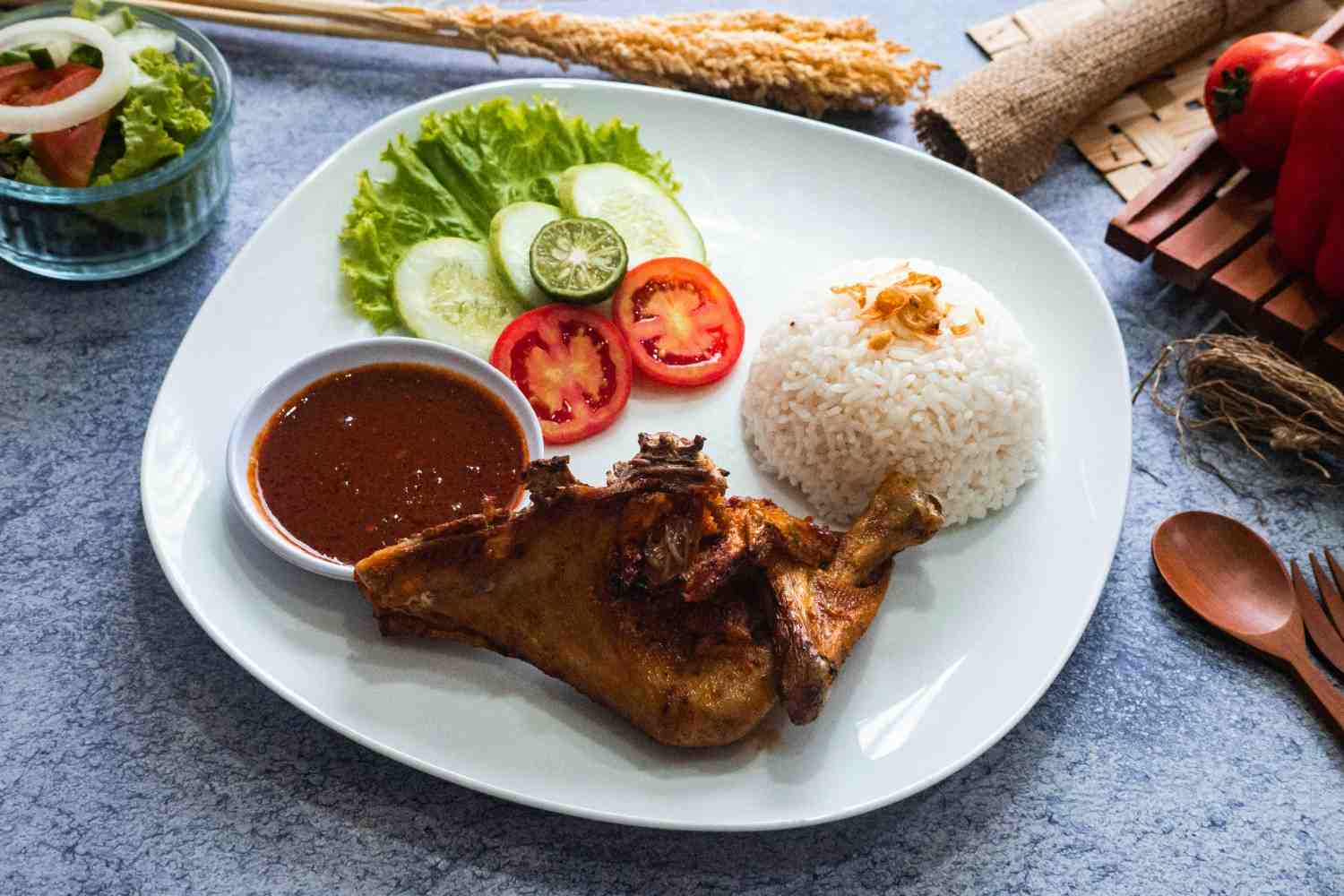 4 Rekomendasi Ayam Goreng Legendaris di Jakarta
