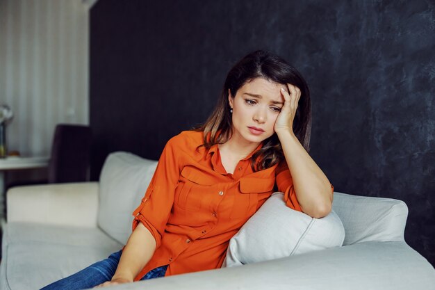 Catat! Ini 4 Hal yang Bisa Picu Emosi Zodiak Aquarius