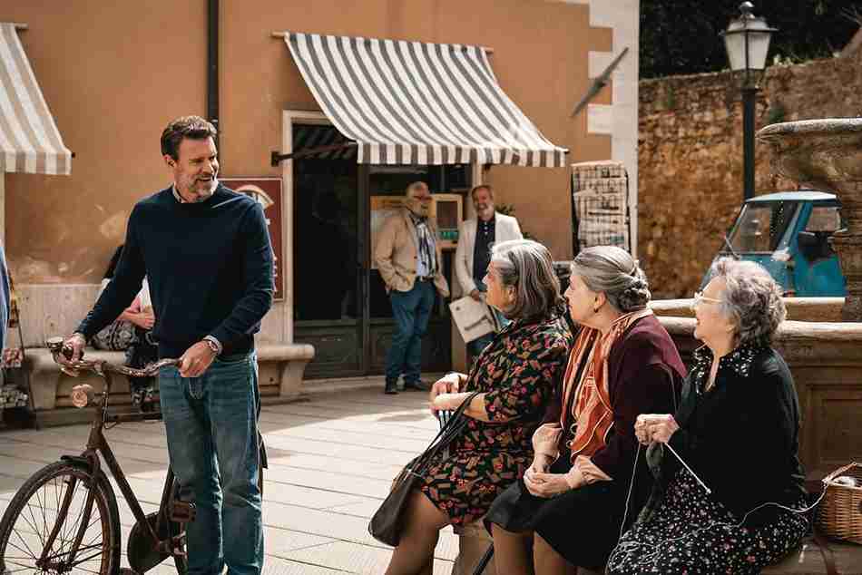 Must Watch! Ini 4 Film Romansa Terbaru di Netflix