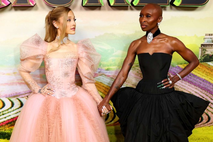 Gaya Kompak Ariana Grande dan Cynthia Erivo Untuk Wicked