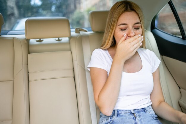 Perjalanan Jauh? Ini 4 Cara Mengatasi Mabuk Kendaraan