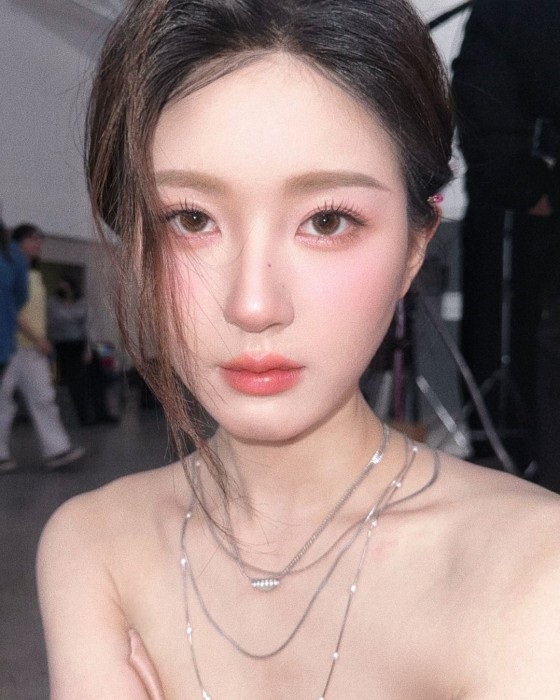 Ingin Tampil Cantik dengan Makeup Douyin? Ikuti 5 Cara Ini!